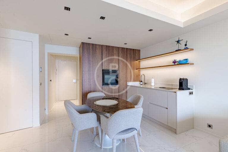 ONE-DEBDROOM COMPLETELY RENOVATED - SEA VIEW