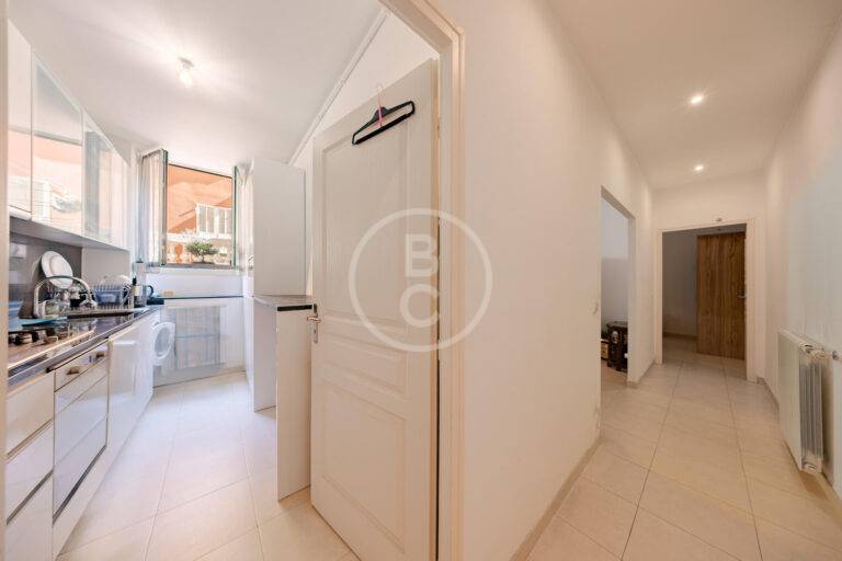 GREAT OPPORTUNITY 2 BEDROOM NEAR THE CENTER