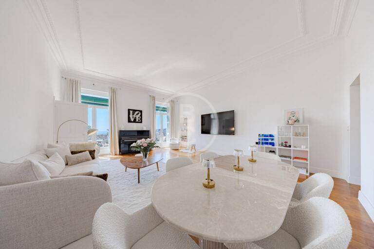 STUNNING 3-BEDROOM APARTMENT – ICONIC RESIDENCE WITH POOL & TENNIS