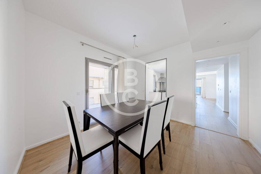 MAGNIFICENT 3 BEDROOMS SEA VIEW