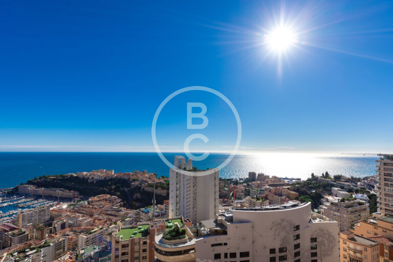 MAGNIFICENT 5 BEDROOM APARTMENT – SEA VIEW