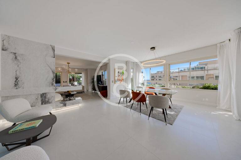 MAGNIFICENT RENOVATED PENTHOUSE