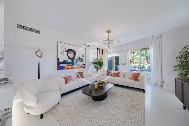 MAGNIFICENT RENOVATED PENTHOUSE