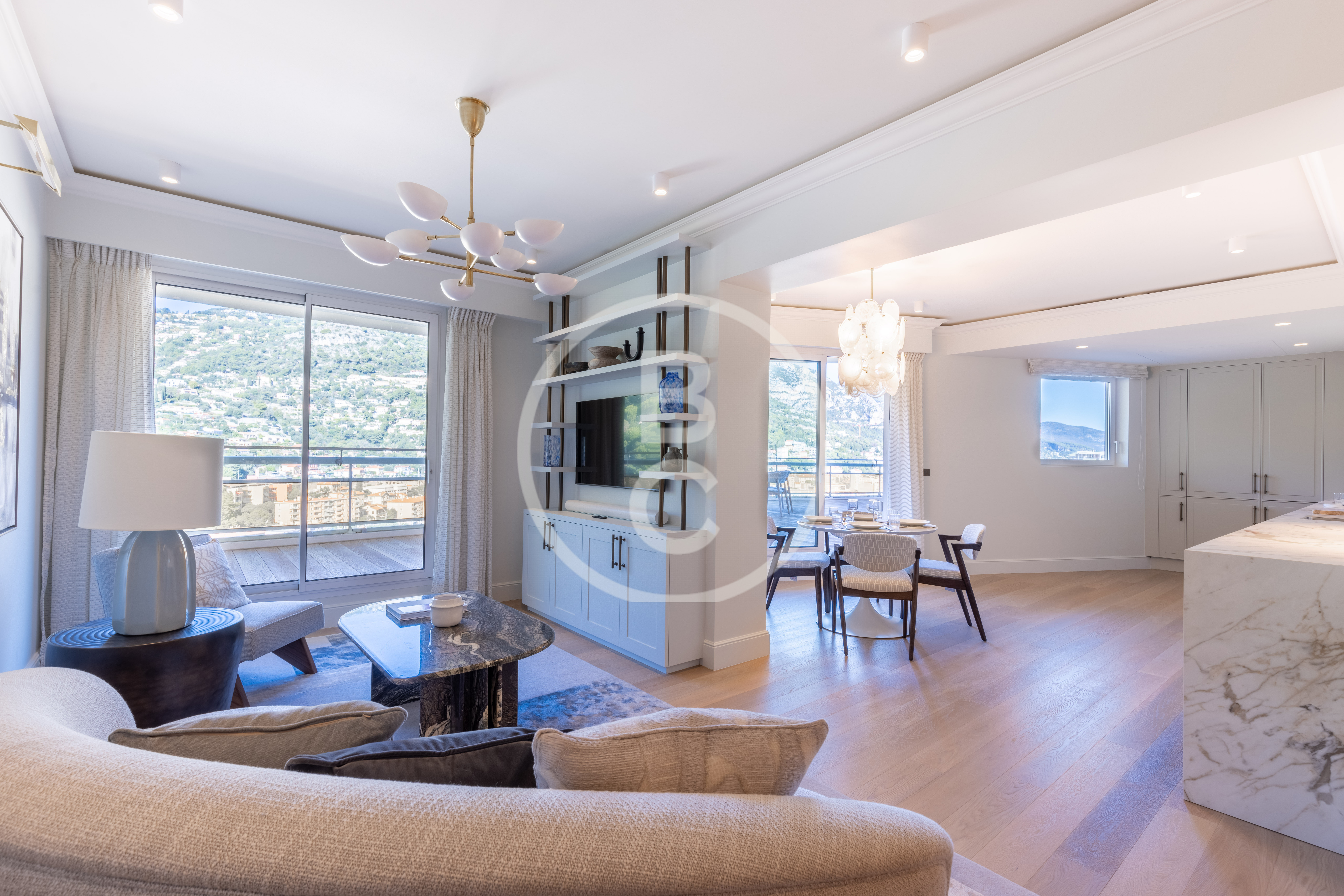 LUXURIOUS 3 ROOM APARTMENT