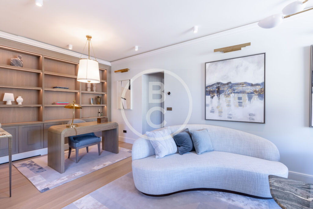 LUXURIOUS 3 ROOM APARTMENT