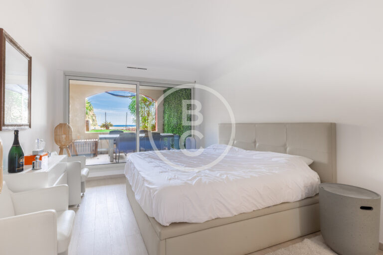 CHARMING ONE BEDROOM APARTMENT WITH GARDEN SEA VIEW