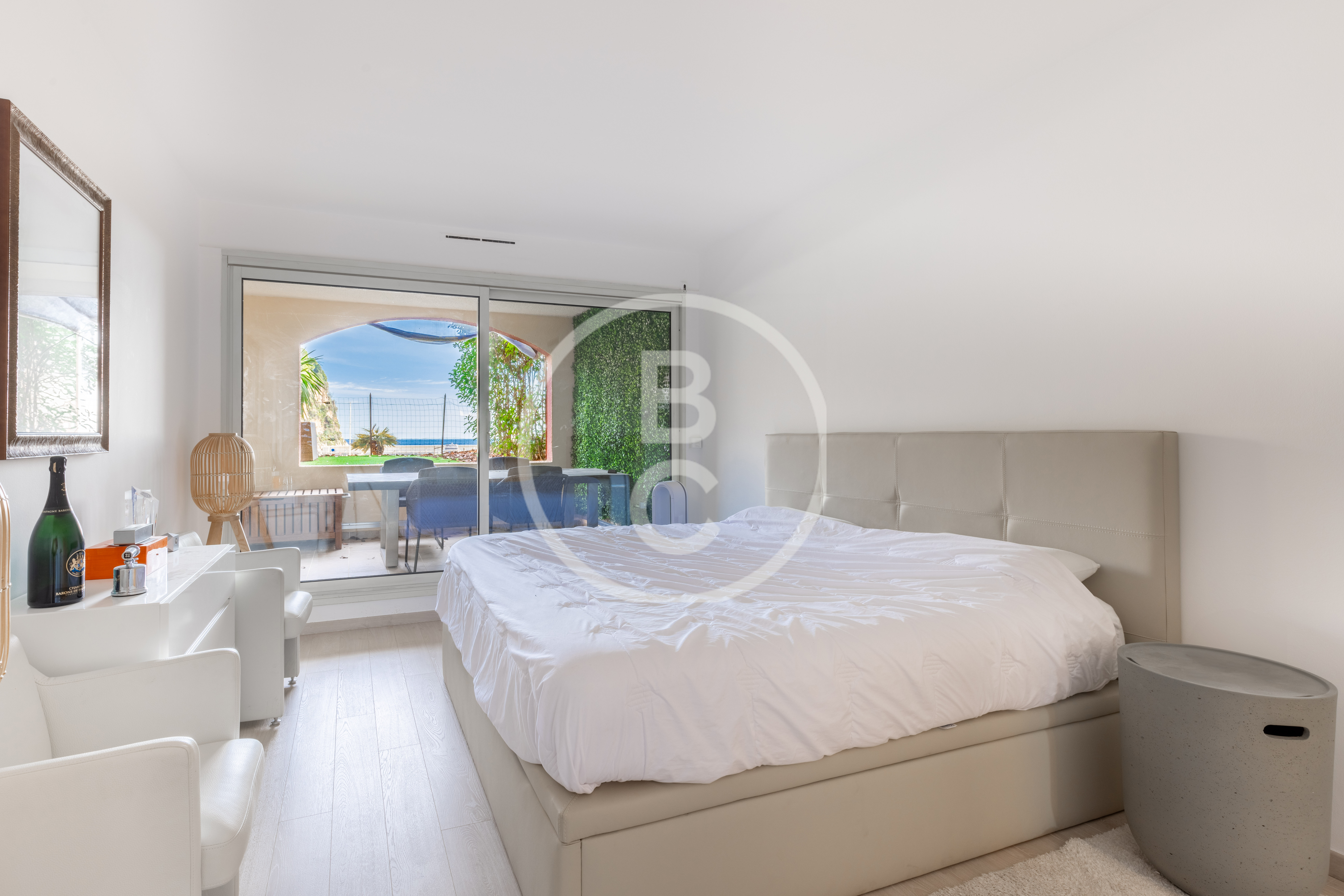 CHARMING ONE BEDROOM APARTMENT WITH GARDEN SEA VIEW