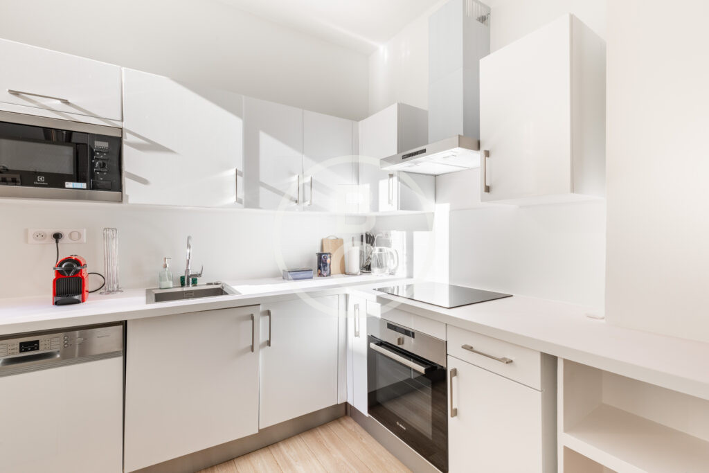 CHARMING 4 ROOM APARTMENT