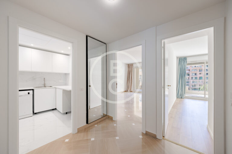 SPACIOUS 2-PIECE WITH GOOD PERFORMANCE