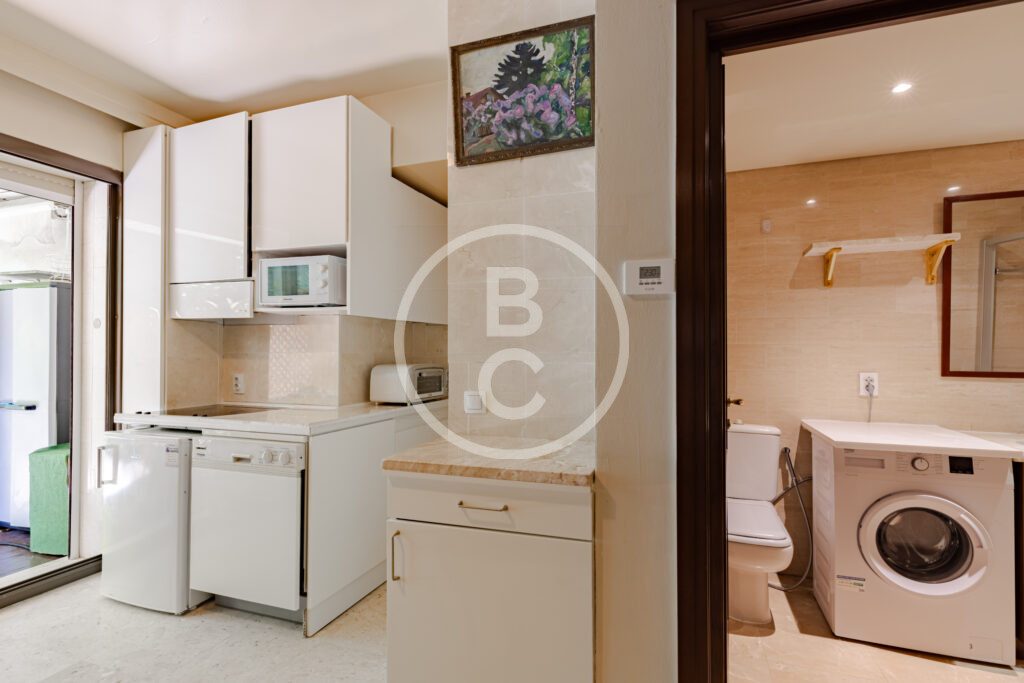 FURNISHED STUDIO WITH GARDEN