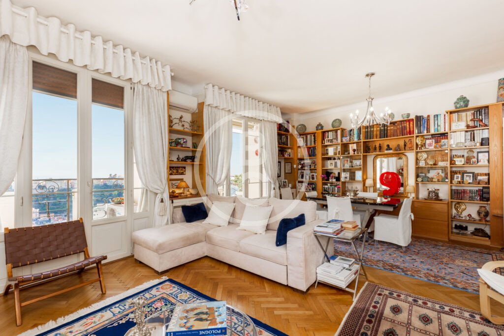 MAGNIFICENT DUPLEX PENTHOUSE WITH SEA VIEW