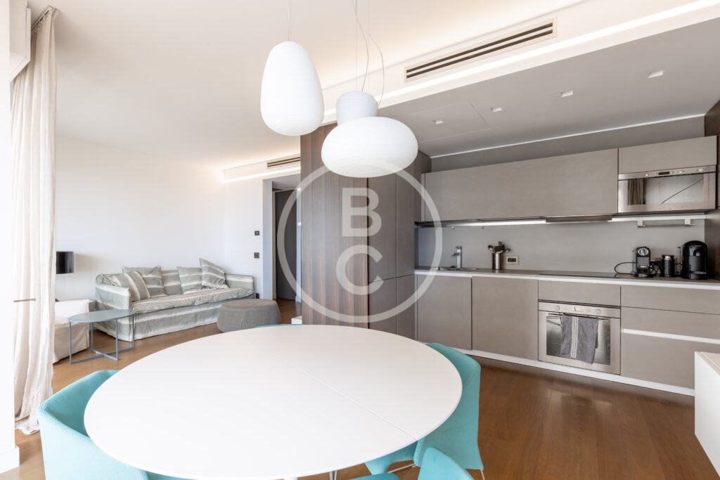 RENOVATED 2 BEDROOM WITH SEA VIEW