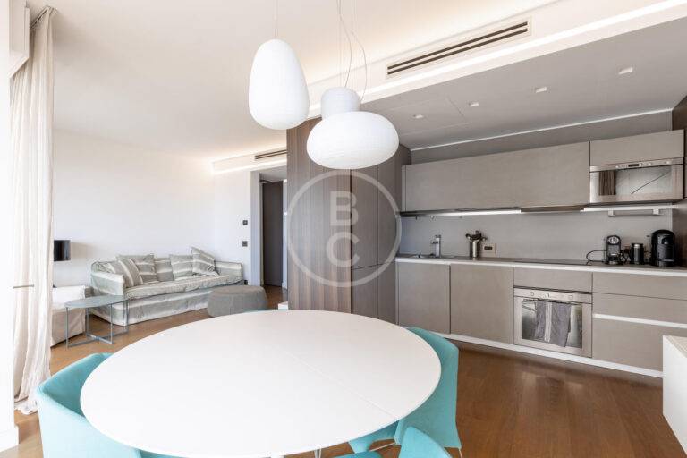 RENOVATED 2 BEDROOM WITH SEA VIEW