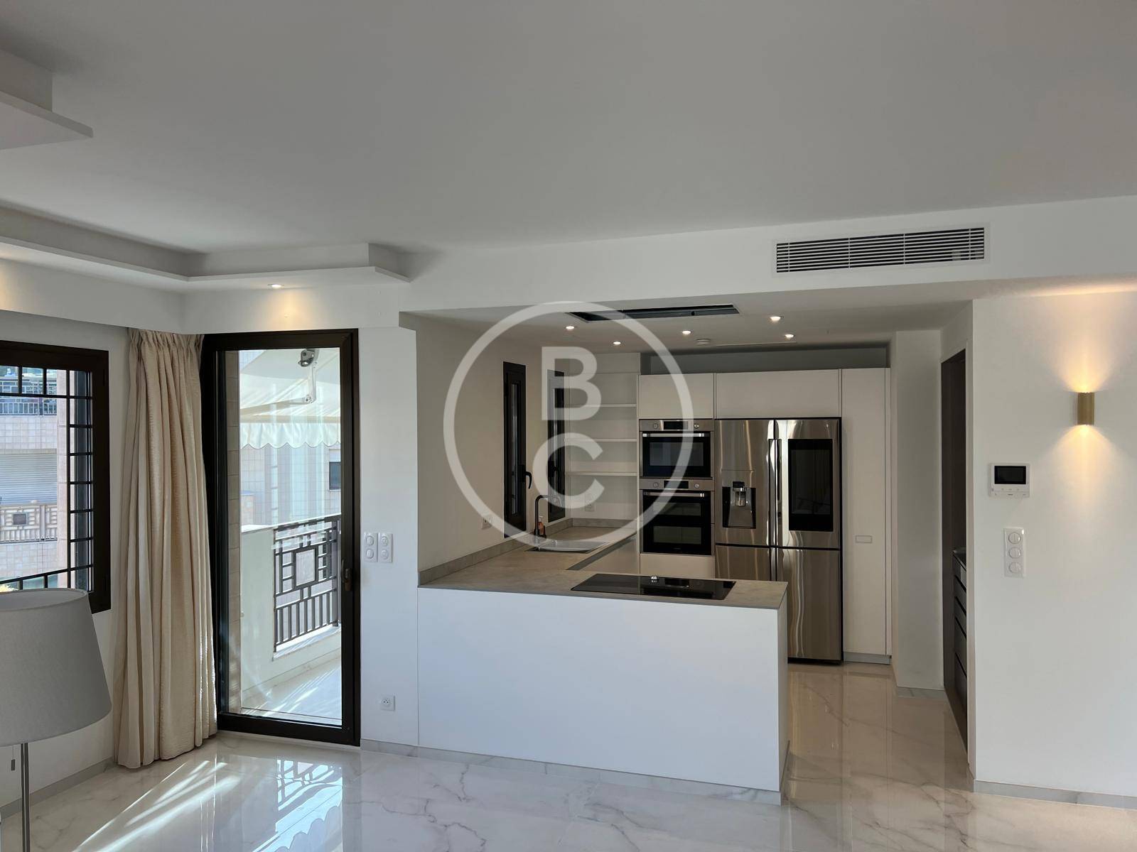 MAGNIFICENT 4 ROOM APARTMENT