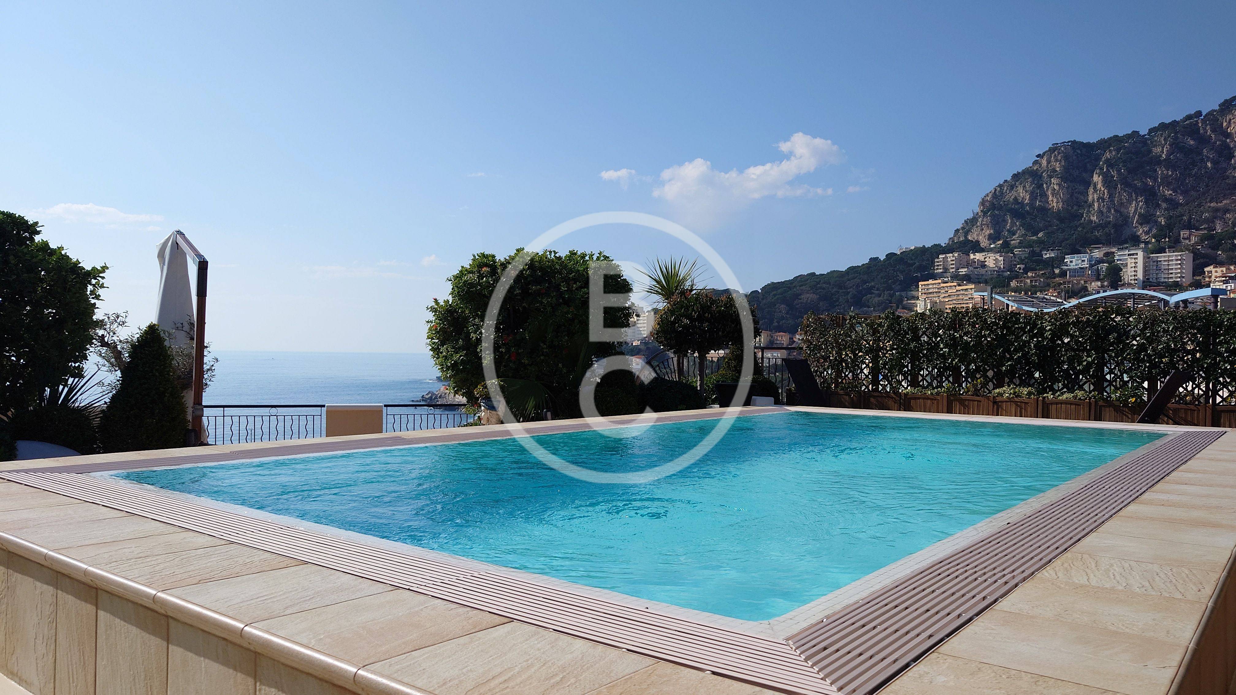 MAGNIFICENT 5 BEDROOM APARTMENT WITH PRIVATE POOL