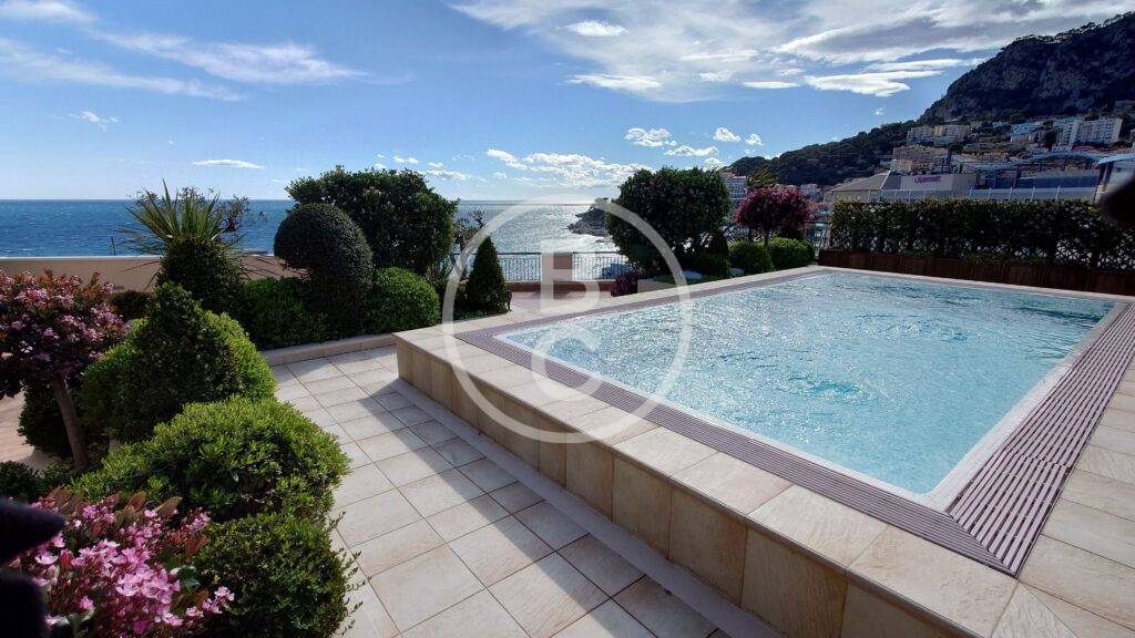 MAGNIFICENT 5 BEDROOM APARTMENT WITH PRIVATE POOL
