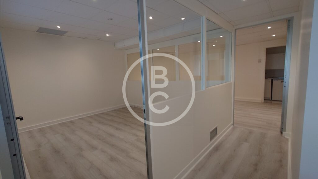 LARGE OFFICE