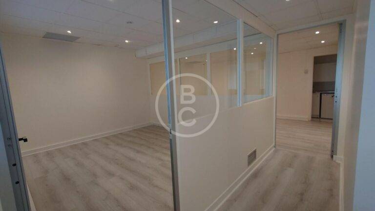 LARGE OFFICE