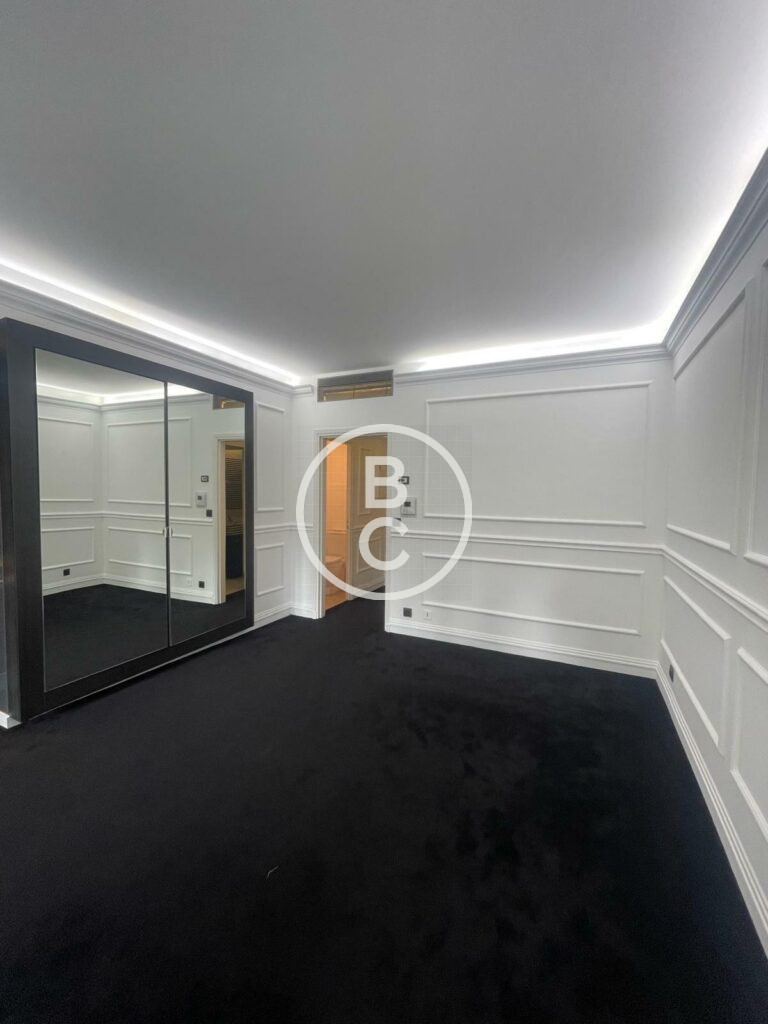 MAGNIFICENT STUDIO